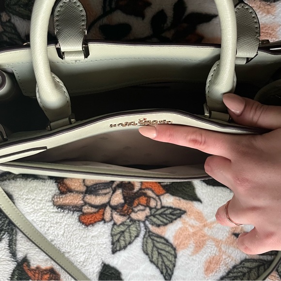 Pale Green Kate Spade Crossbody♠️ - Picture 8 of 9